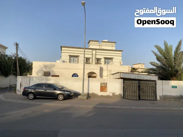 670 m2 4 Bedrooms Townhouse for Sale in Muscat Al-Hail