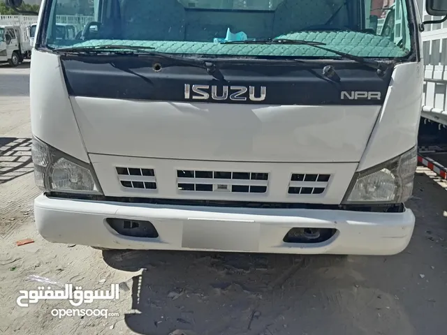 عدد2 هافلوري 2008و2005 للبيع ايسوزو شرط الفحص