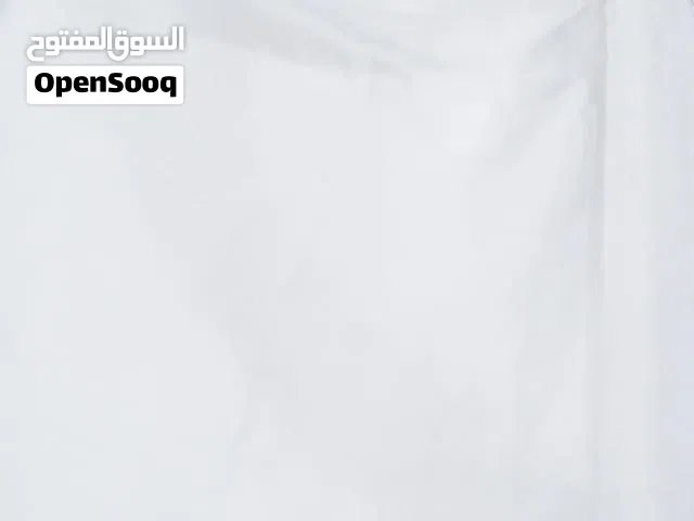بنطلون نسائي ابيض كاجوال شيك جدا بخامة مريحة وجودة ممتازة مناسب للخروجات واللبس اليومي وحالتة ممتازة