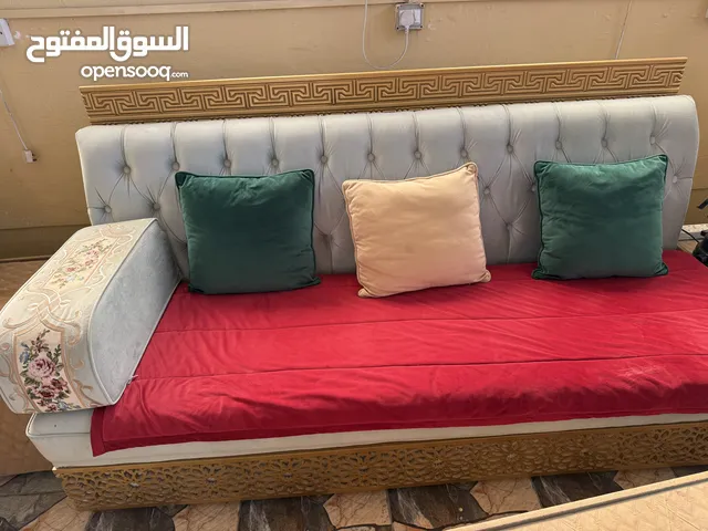 مجلس كبير قليل الاستعمال