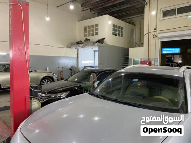 كراج سيارات للبيع في الشارقة مع رخصة سارية