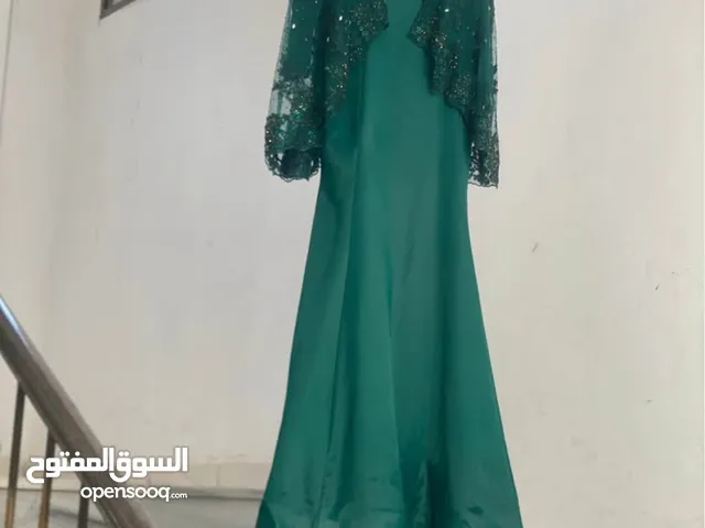 ثوب تقيل بزبط لعرووس كمان تقيل  وفستان سهره ملوكي ع لبس بجنن