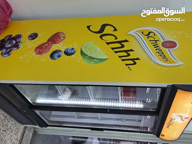 ثلاجة إيطالية بابين شبه جديدة