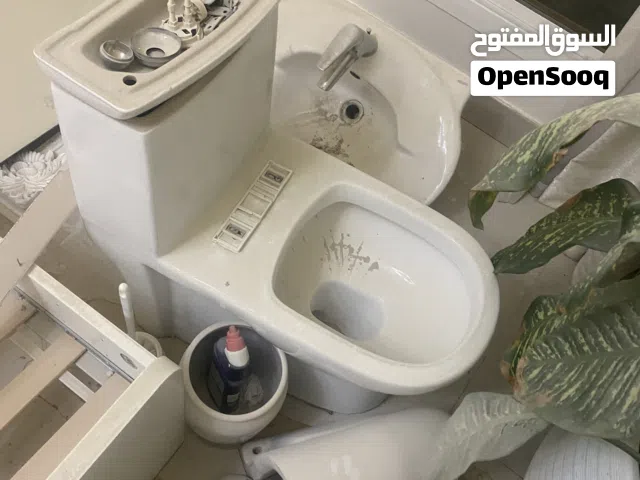 Used WC & Wash Basin مرحاض ومغسلة مستعملة