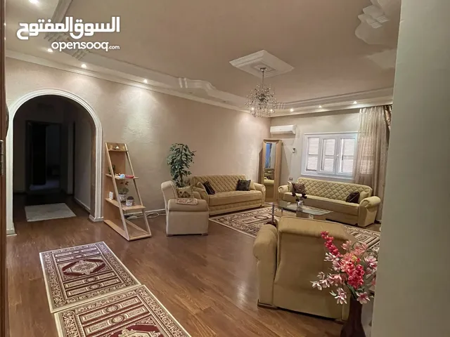 شقة للبيع حي دمشق (بدون اثاث) سعر قابل للنقاش