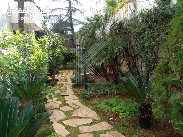 720 m2 More than 6 bedrooms Villa for Sale in Amman 4th Circle