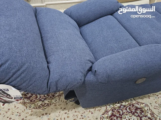 كرسي استرخاء كهربائي هزاز من باكمفورت استخدام اسبوع فقط مع ضمان سنة مناسب لكبار السن أو للعمليات