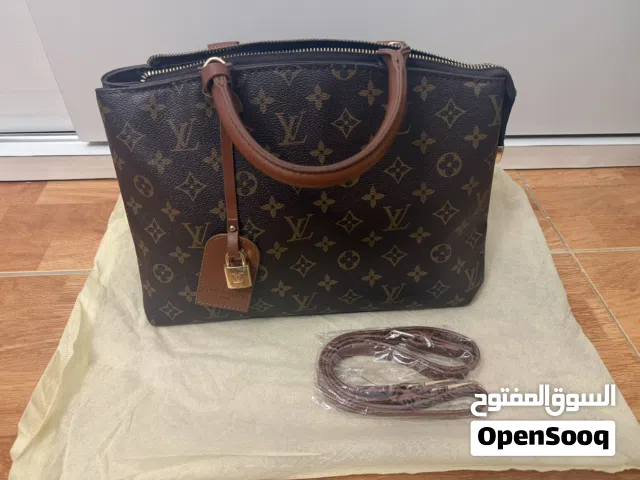 Hand Bags Beige for sale  in Amman