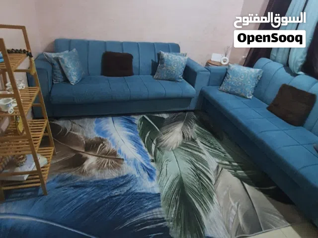 للبيع قطعتين كورنر متحرك المقعد الواحد لأربع أشخاص  100 دينار والجاد ما راح أقصر معه التواصل عالخاص