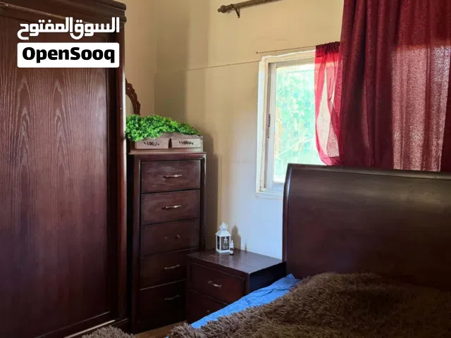 غرفه نوم مع كامل مستلزماتها مستعمله خشب اصلي نخب اول بسعر مغري جدا