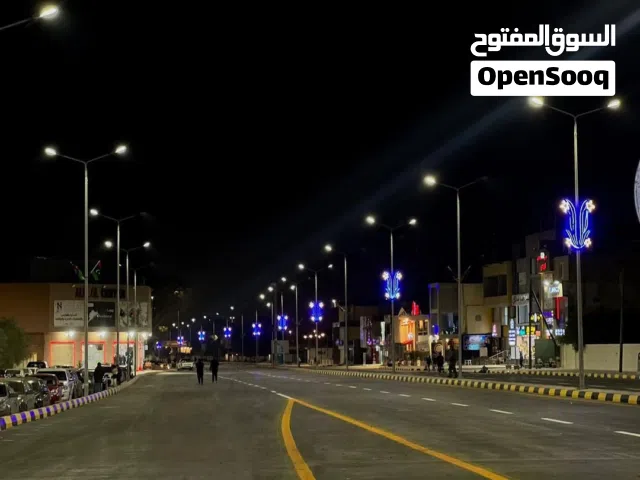 فيلا تجارية في فينيسيا 1 على الرئيسي مباشر