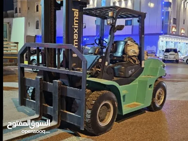رافعة شوكية فوركلفت للايجار والمشاوير forklift for rent