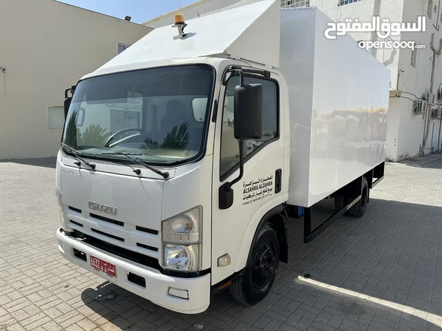 شاحنة ايسوزو نظيفة جدا وجاهزة للاستخدام