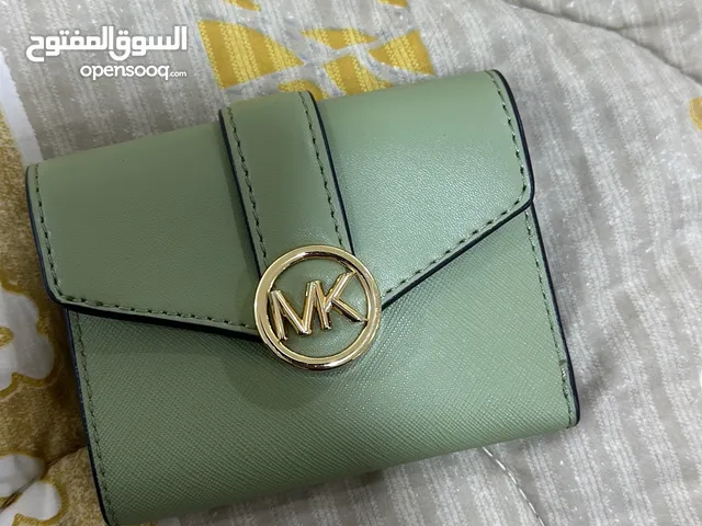 محفظة من مايكل كورس