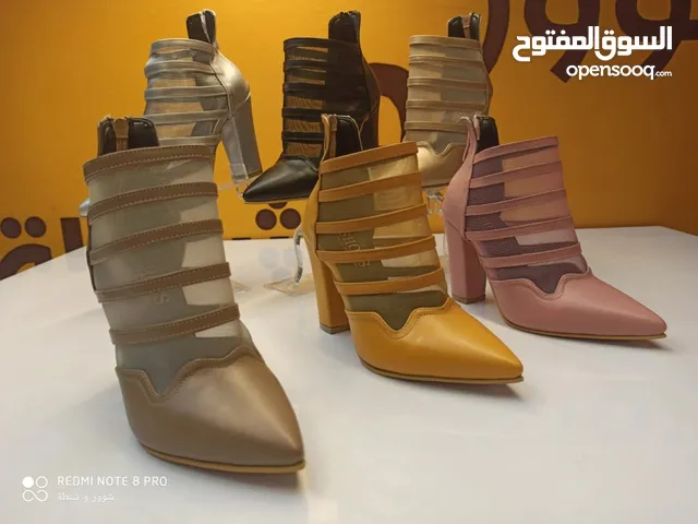 احذية نسائية صناعة سورية كعب شبك مغلق