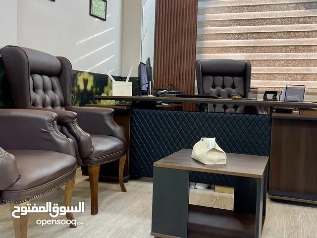 اثاث مكتبي شبه جديد
