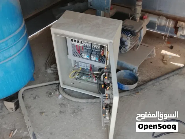 مضختين بحالة ممتازة مع توابعهم