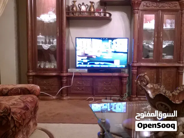 مكتبة للبيع