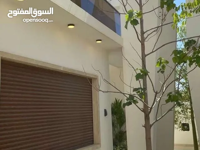 فيلا تجاريه من دورين من حجم لكبير تصلح لمدارس وشركات ف طريق الشط