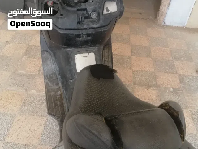 2000 سوزوكي Burgman 400 ABS