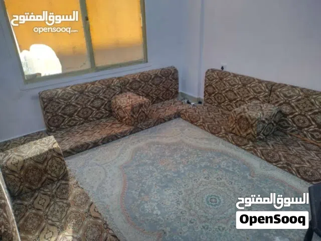 مجلس ارضي بحالة جيدة