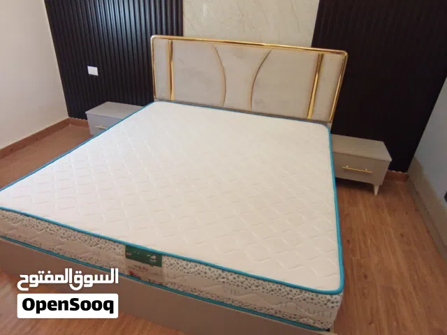 غرفة نوم شبه جديدة للبيع
