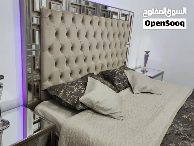 غرفة نوم بحاله ممتازه جدا