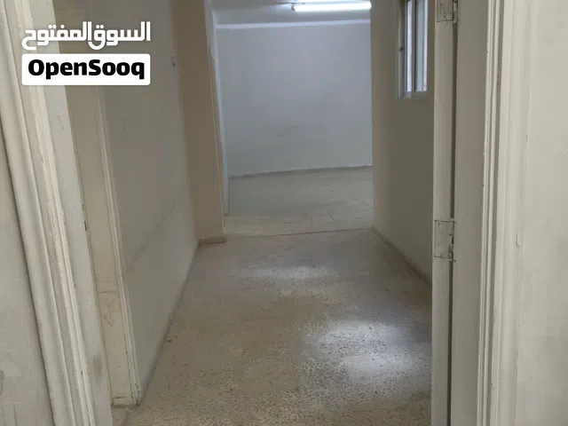 عمارة سكنية للإيجار بشكل كامل او شقق تصلح لعائلات أو لعمال