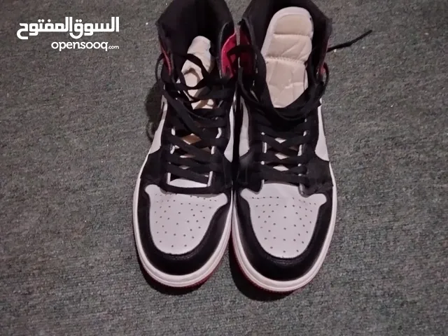 45 Sport Shoes in Amman