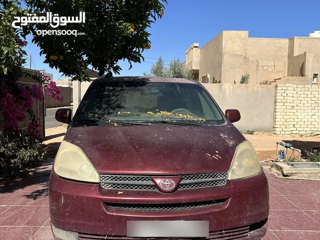 Used Toyota Sienna in Zintan