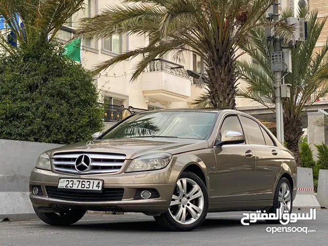 مرسيدس c200 2008 فل مع الفتحه اضافات مميزه فتحه/برادي كهرباء/حساس