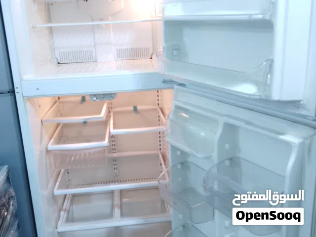 نبيع ثلاجه فرجدير امركي 24 قدم لون ابيض استخدام خفيف خفيف بحاله ممتازه معا التوصل التشغيل والكفاله ت