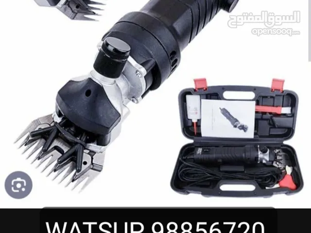 ماكينه كهربائيه لجز الغنم والابل قويه شحن مع بطاريه اضافيه مع شنطتها والتحكم بالسرعات ودرجه الحلاقه