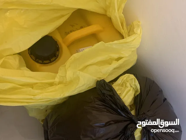تنكات زيت زيتون فلسطيني من الضفة الغربية مكفول للبيع