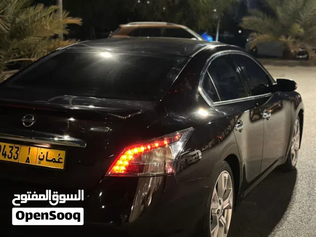 نيسان مكسيما