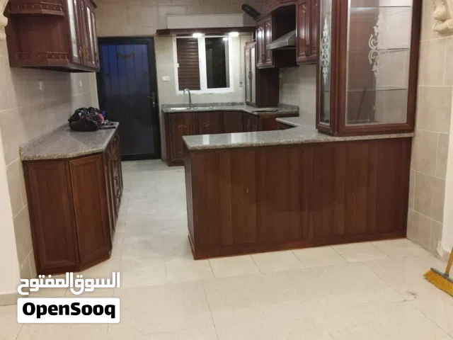 شقة للبيع منطقة راقيه وقريبة من جامعة اليرموك