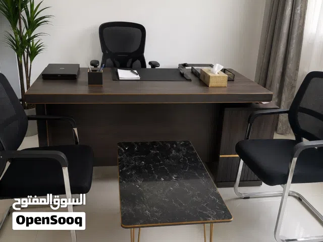 مكتب بحاله جيده وانتريه مكتب ممتاز