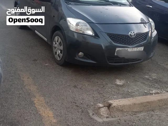 2010 تويوتا يارس Basic