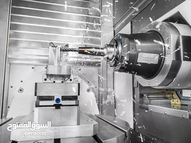 خبير صيانة وتصليح وبرمجة الات صناعية CNC