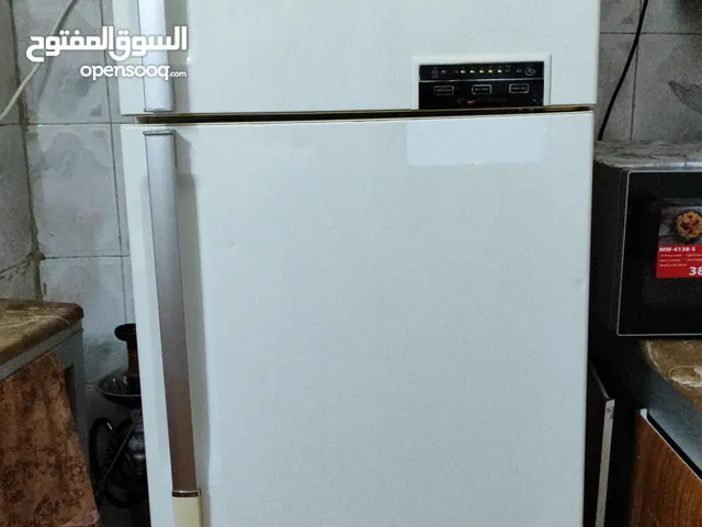 ثلاجة للبيع