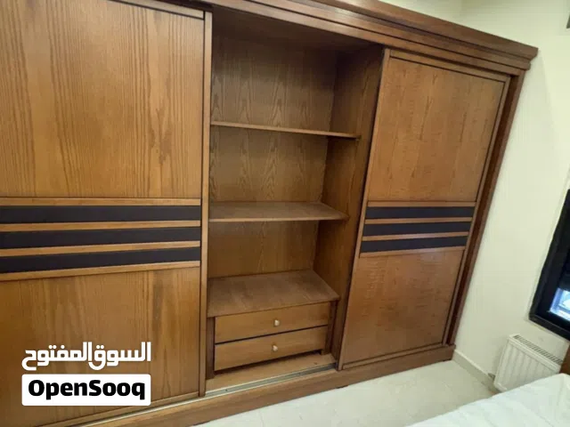 غرفة نوم بحالة الجديد