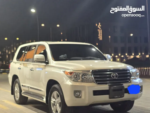 لاند كروزر 2015 gxr v8