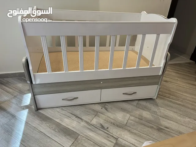 تخت اطفال للبيع