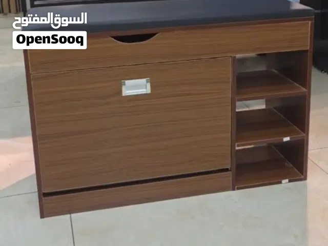 خزانة أحذية مع مقعد ترتيب وراحة بنفس الوقت حل ذكي لمدخل البيت بتخزن وبتجلس وبتعطي شكل فخم نظام فتح