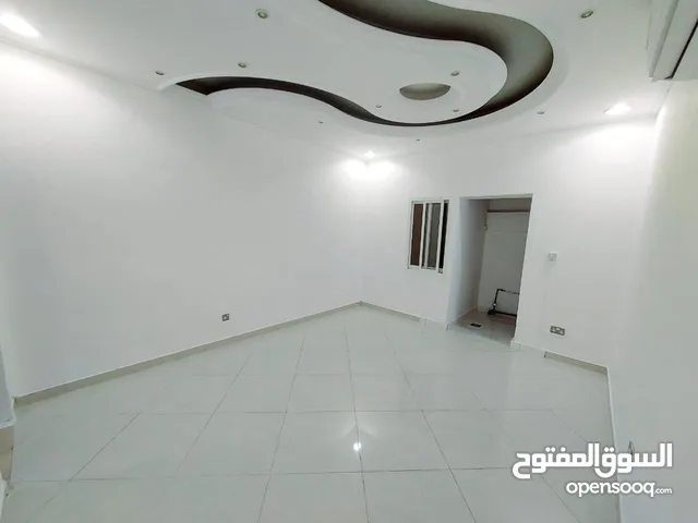 استوديوهات في الخالديه مع بلكونات