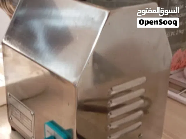 للبيع مطحنة لحوم ربي يبارك شبه جديده استعمال بسيط جدا