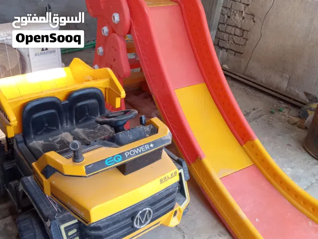 سياره العاب كتربلر للبيع السياره نضيفه تحتاج فقط بطاريه مع مرجوحه