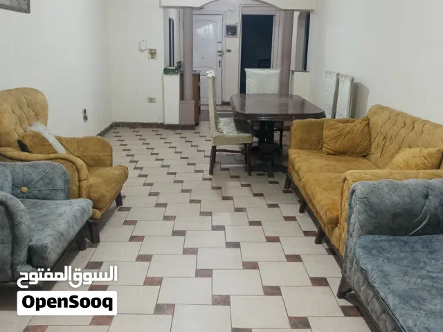 من المالك شقة للبيع فى موقع متميز دور تانى شارع المعتمدية الرئيسي ارض اللواء المهندسين