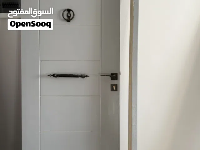 باب خارجي غير مستعمل