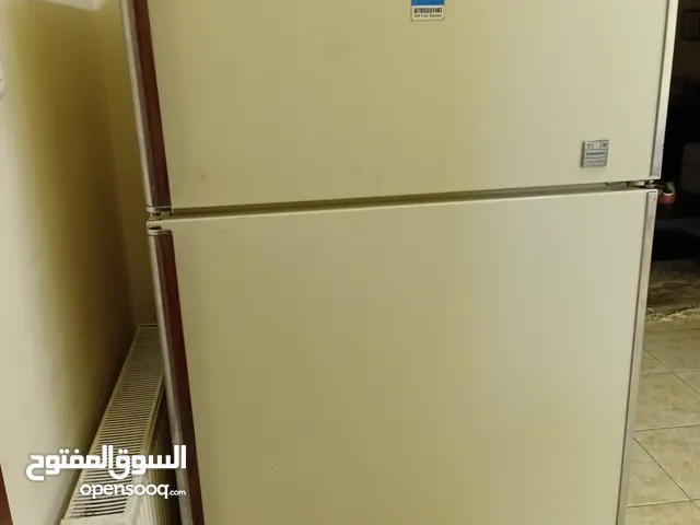 ثلاجة أمريكي و غاز مستعمل بحاله جيده للبيع
